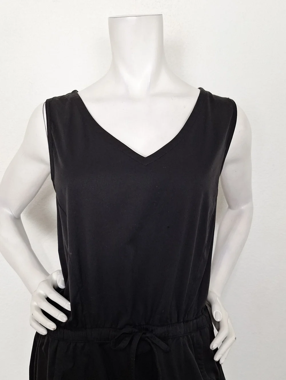 The North Face Black Pockets Drawstring Waist Outdoor Gorpcore Dress Size L